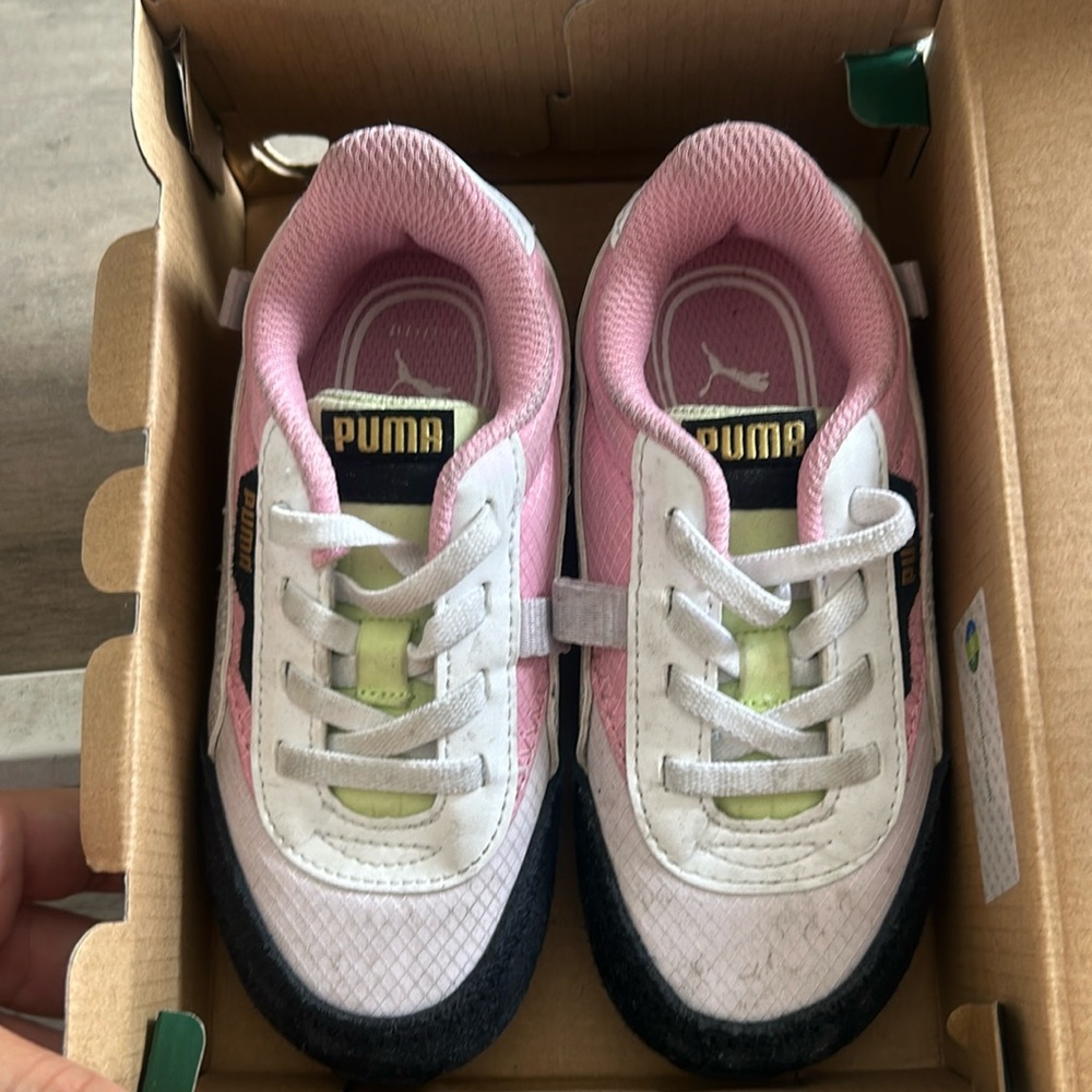 Pumas size 8